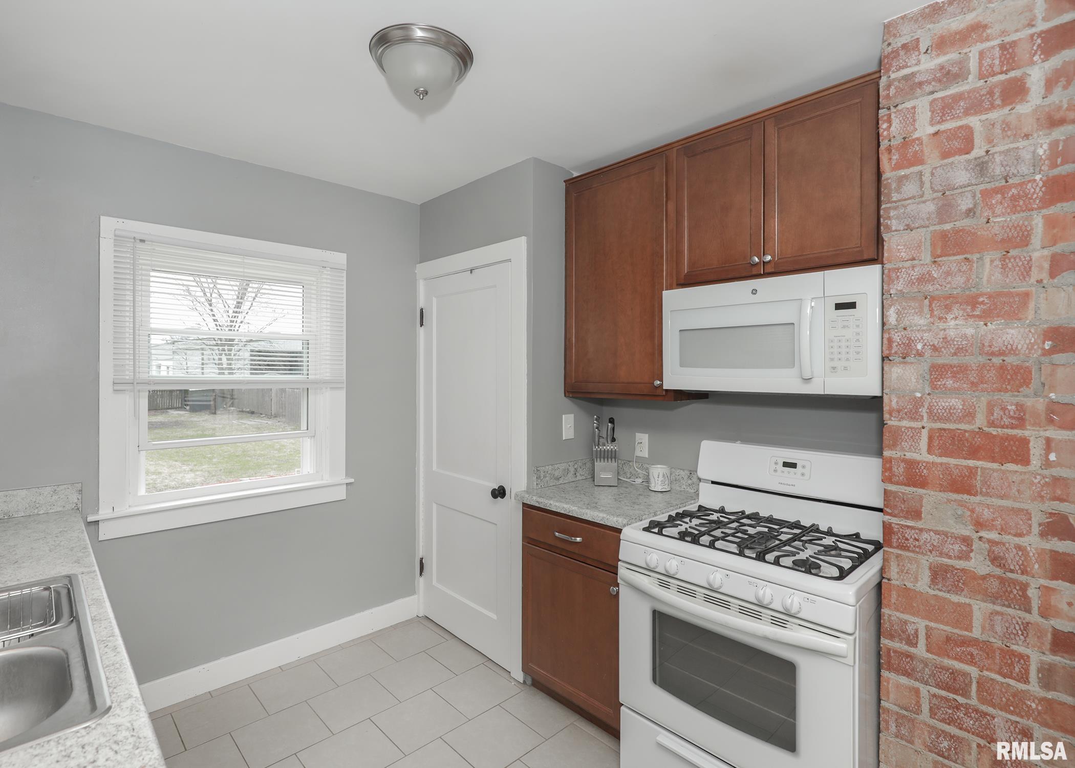 502 W Pearl Street, Geneseo, Illinois image 10