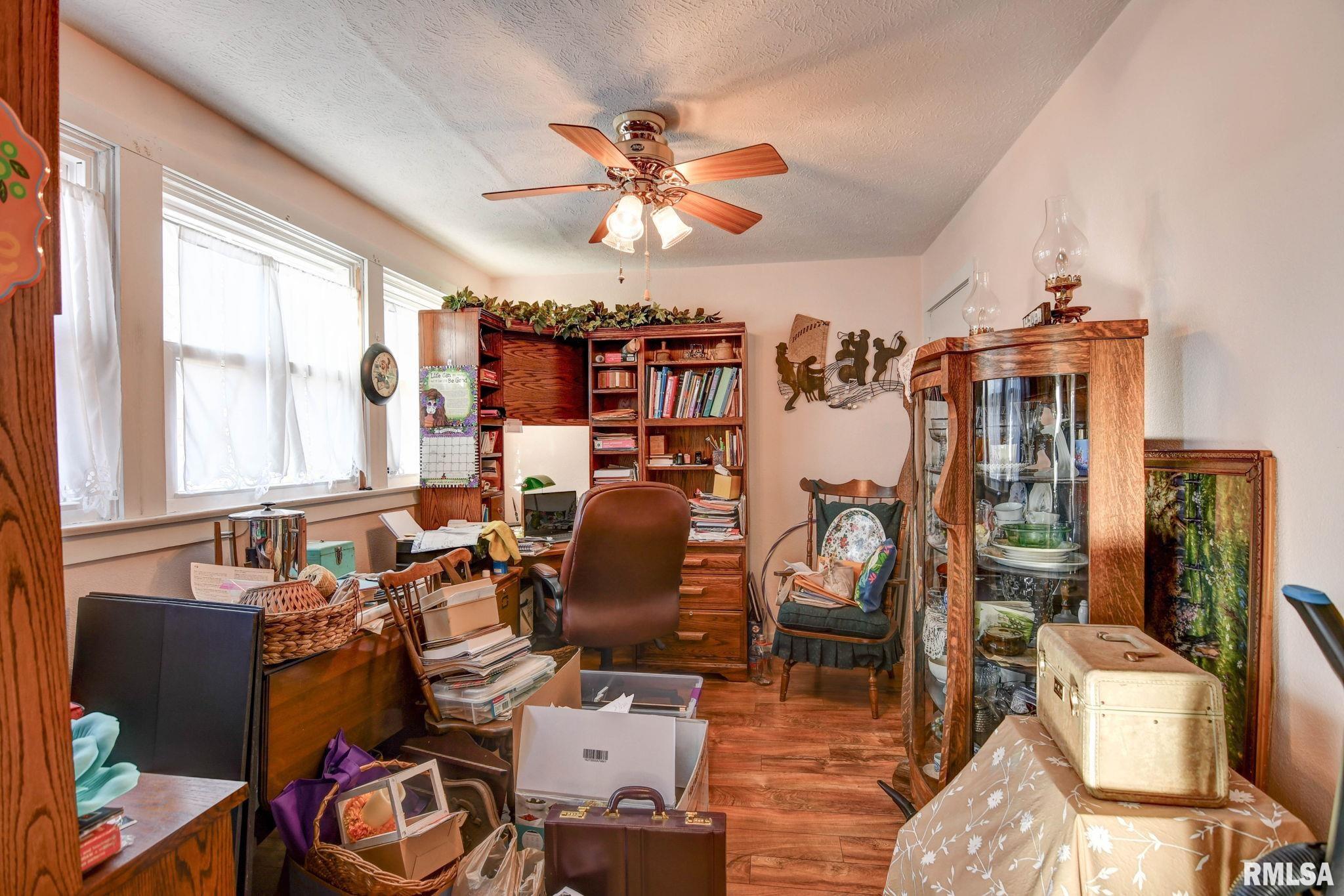 703 W Elm Street, Taylorville, Illinois image 8