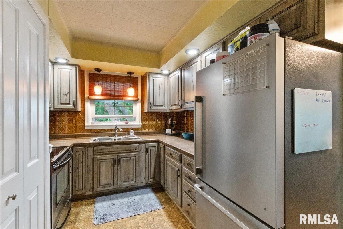 1128 N Robert Drive, East Peoria, Illinois image 18
