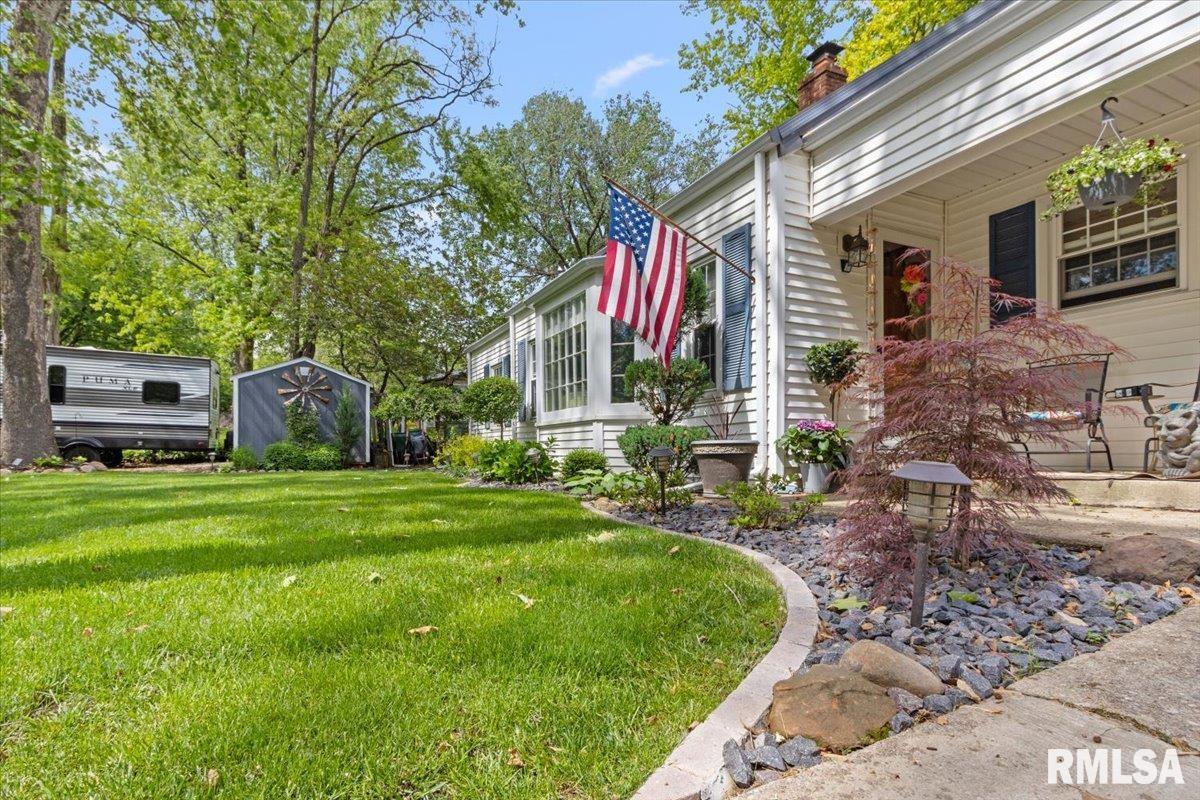 1128 N Robert Drive, East Peoria, Illinois image 9