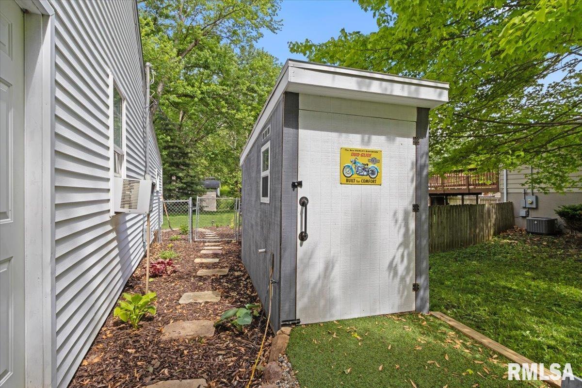 1128 N Robert Drive, East Peoria, Illinois image 37