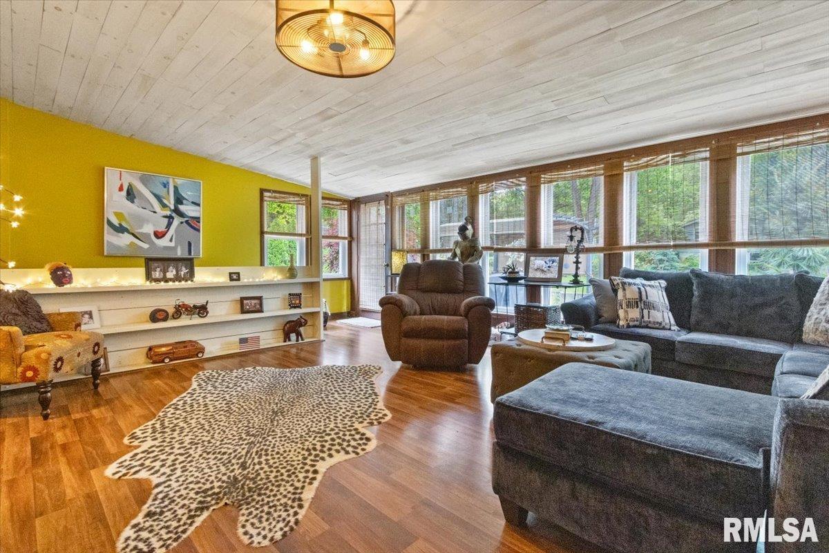 1128 N Robert Drive, East Peoria, Illinois image 25