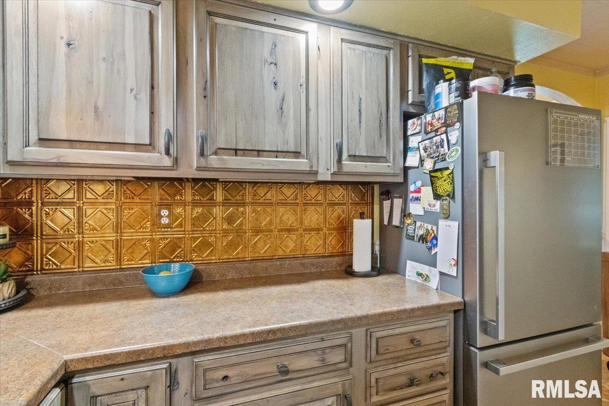 1128 N Robert Drive, East Peoria, Illinois image 21