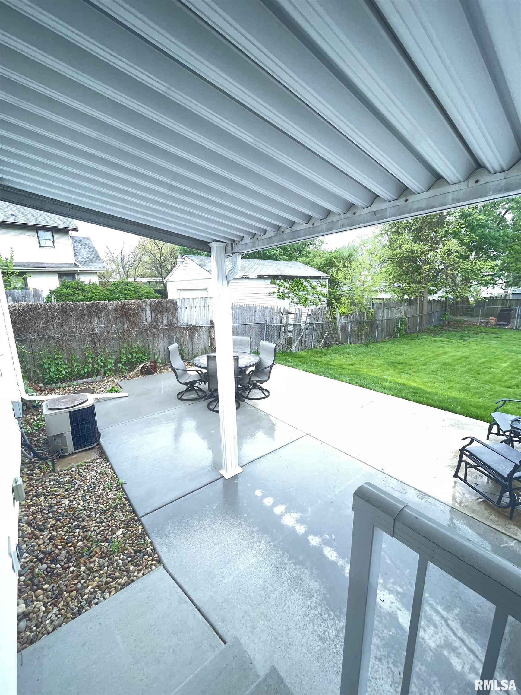 1308 E London Avenue, Peoria, Illinois image 4