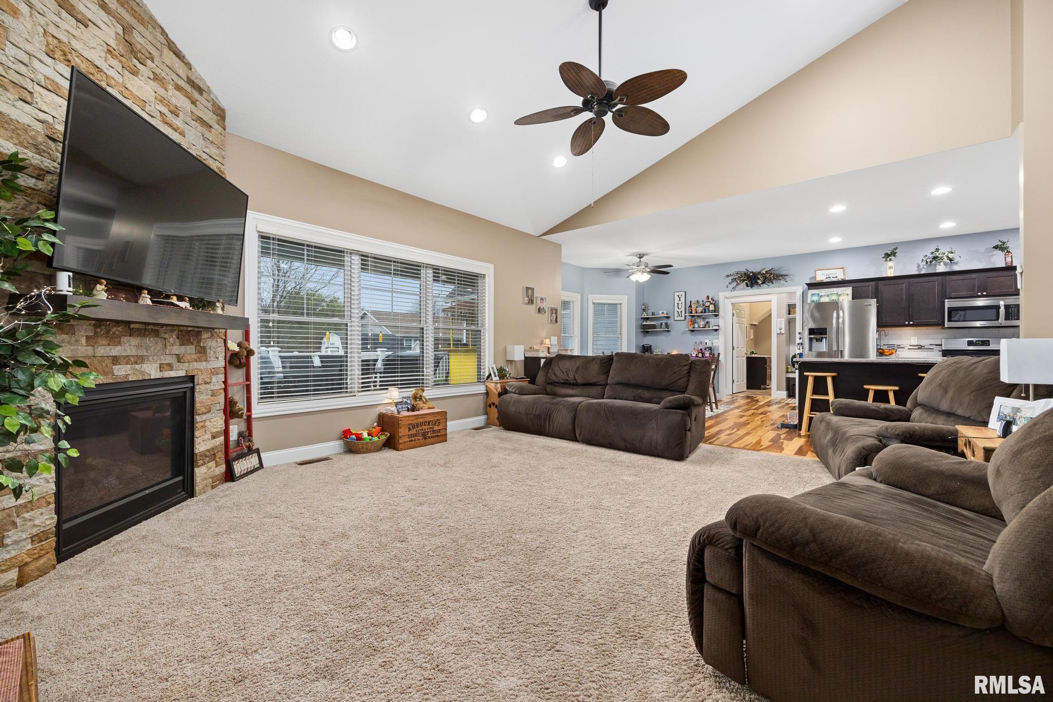 404 Victoria Drive, Washington, Illinois image 3