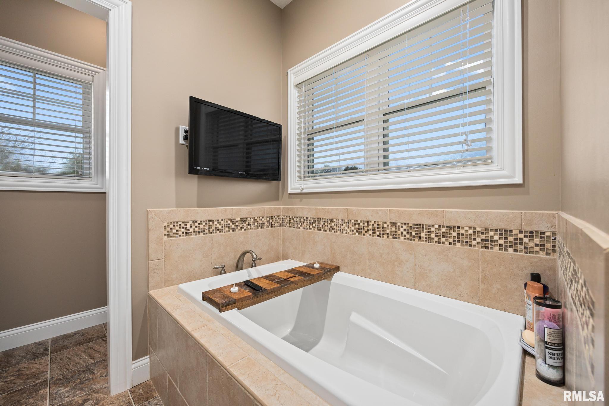 404 Victoria Drive, Washington, Illinois image 17