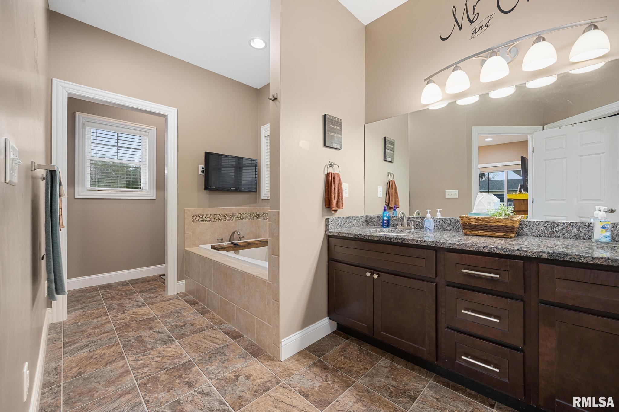 404 Victoria Drive, Washington, Illinois image 16