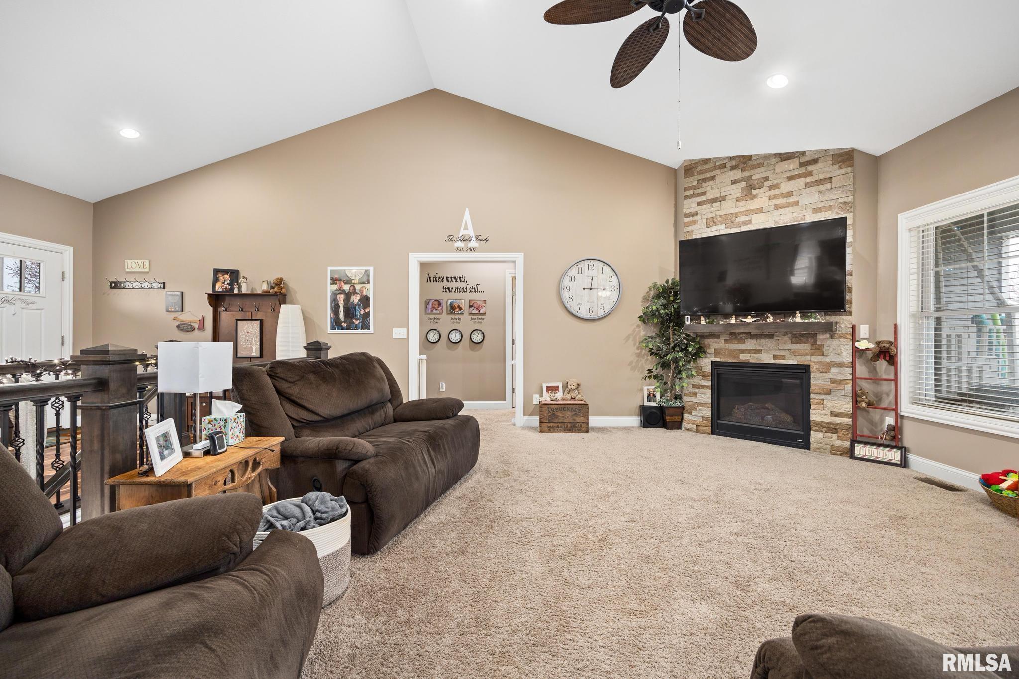 404 Victoria Drive, Washington, Illinois image 4