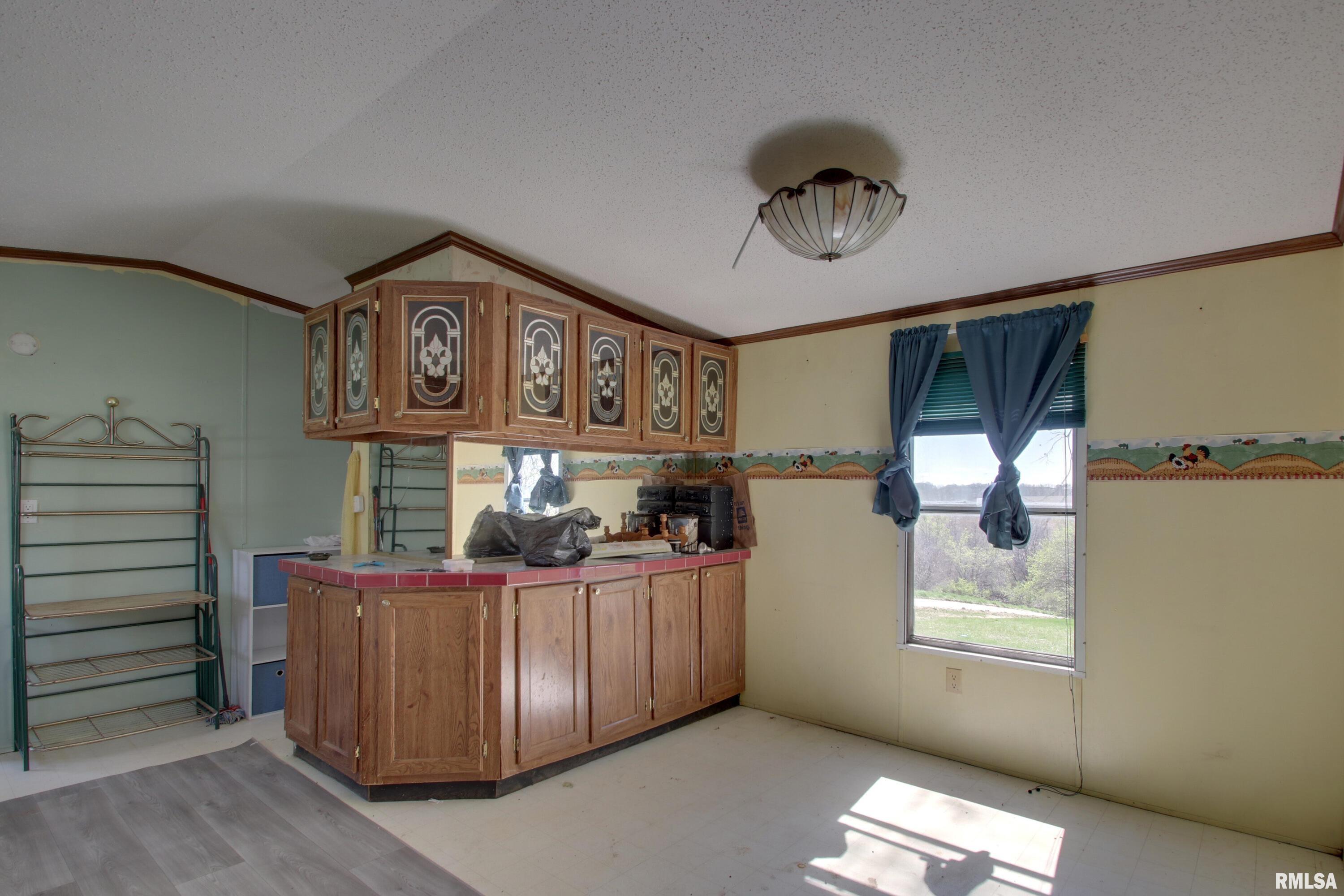 2719-2721 E 1050th Street, Mendon, Illinois image 17