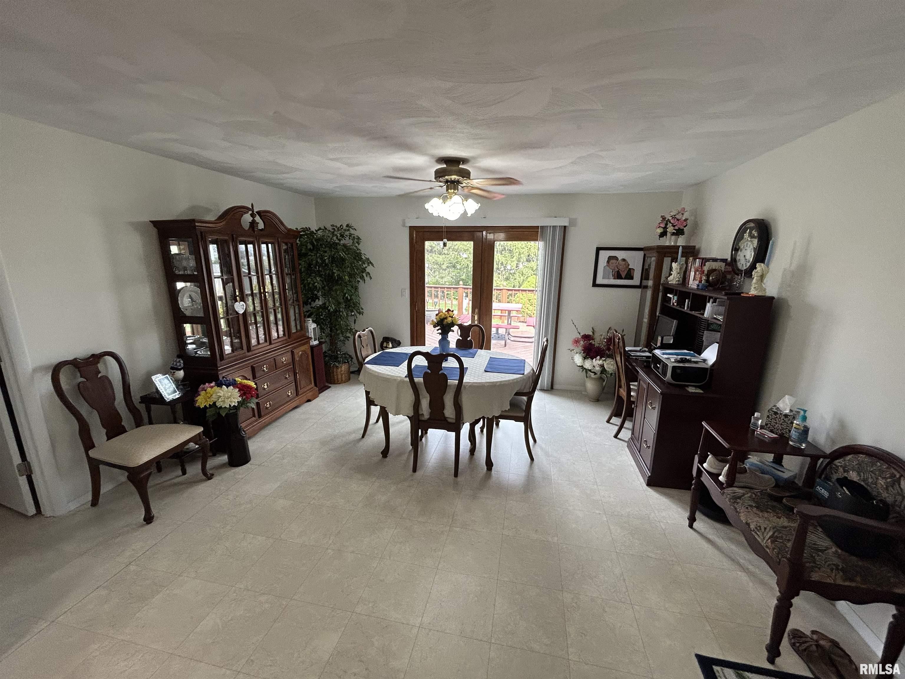 22 Red Oak Lane, Springfield, Illinois image 5