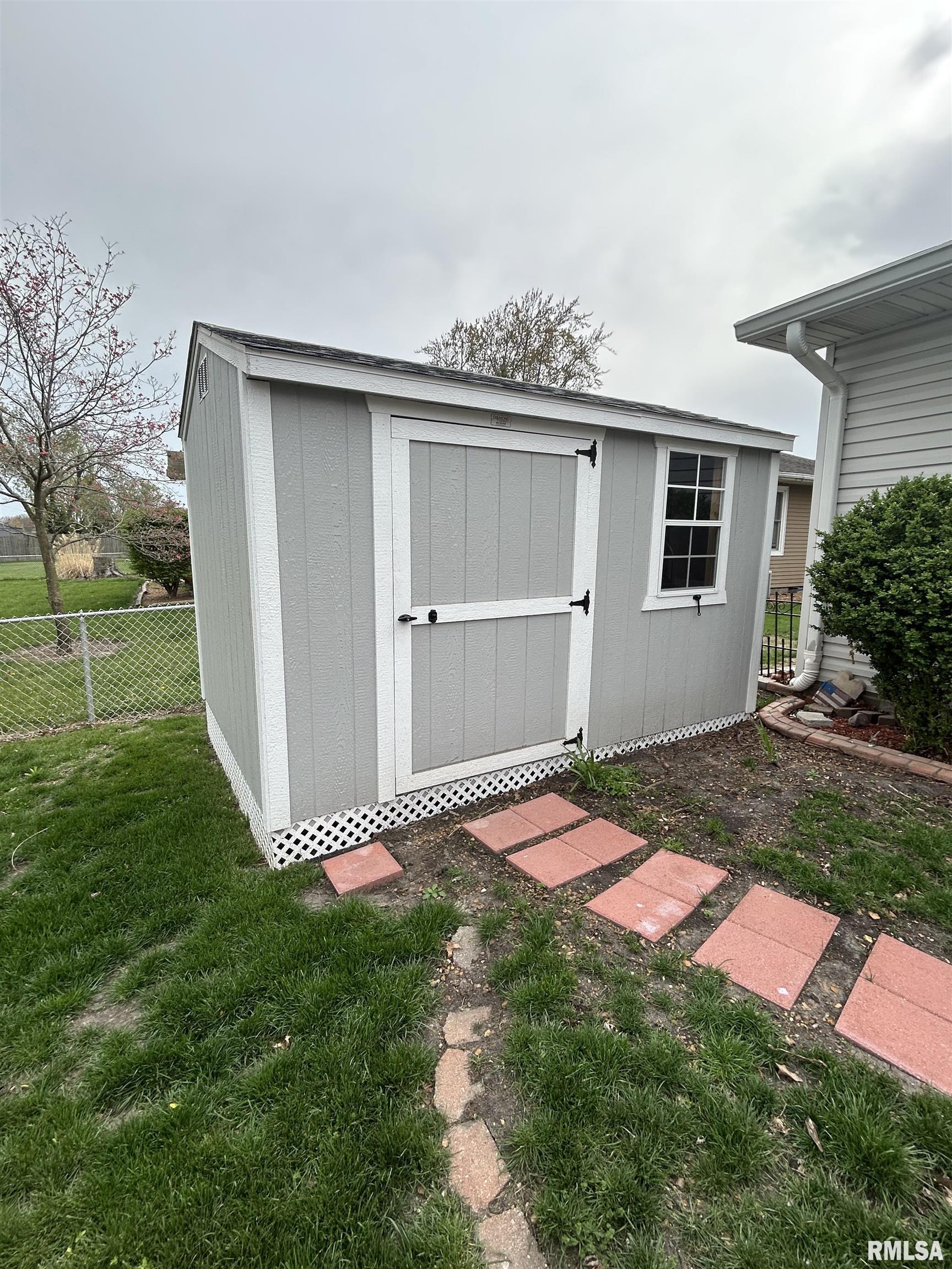 22 Red Oak Lane, Springfield, Illinois image 7