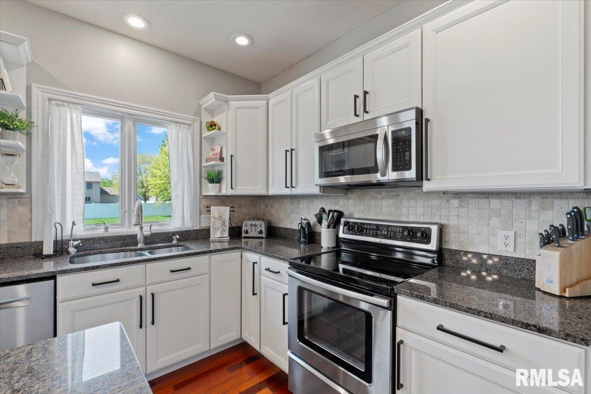 5472 Judge Road, Bettendorf, Iowa image 16