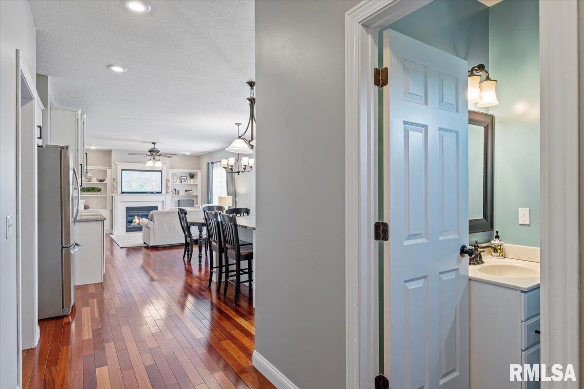 5472 Judge Road, Bettendorf, Iowa image 26