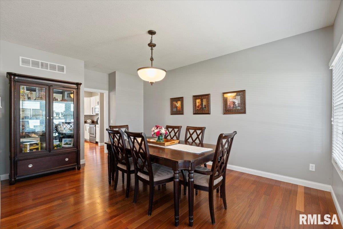 5472 Judge Road, Bettendorf, Iowa image 13