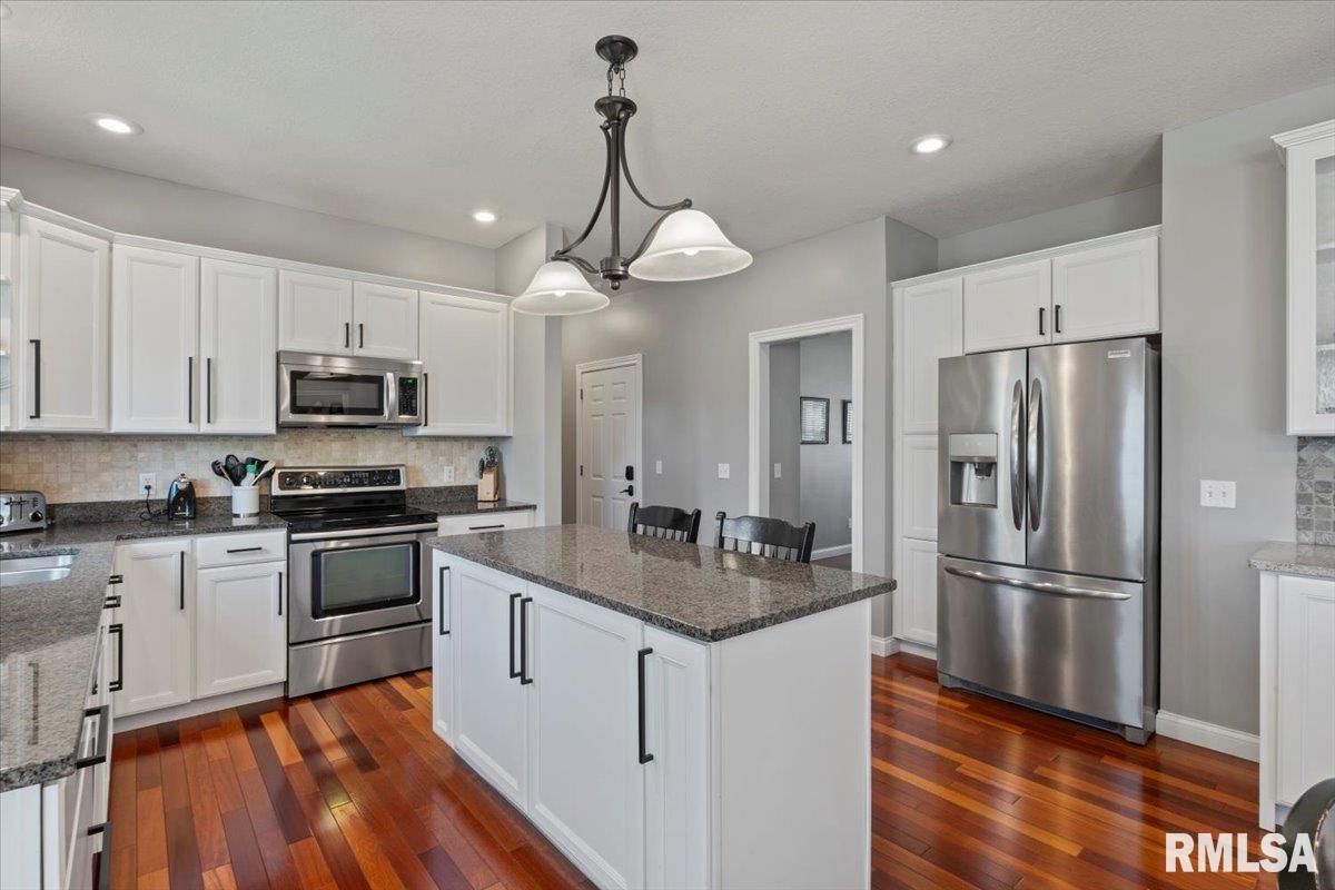 5472 Judge Road, Bettendorf, Iowa image 15