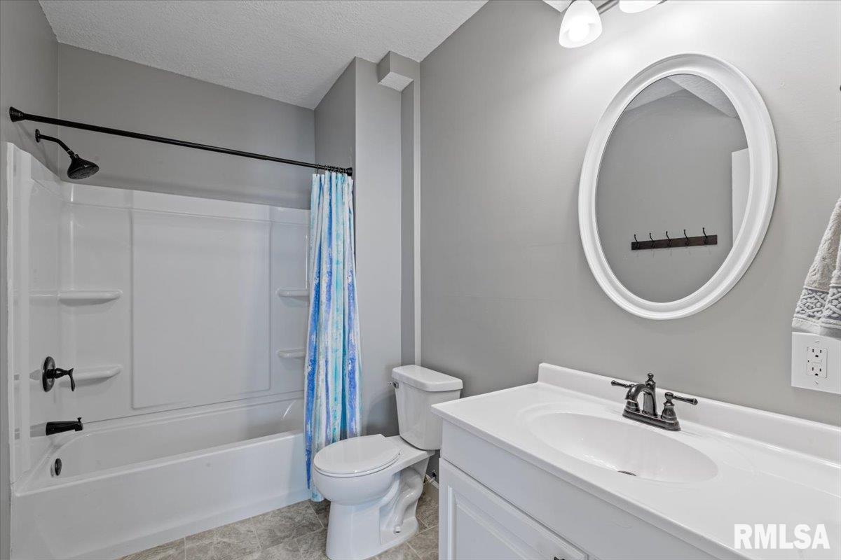 5472 Judge Road, Bettendorf, Iowa image 47