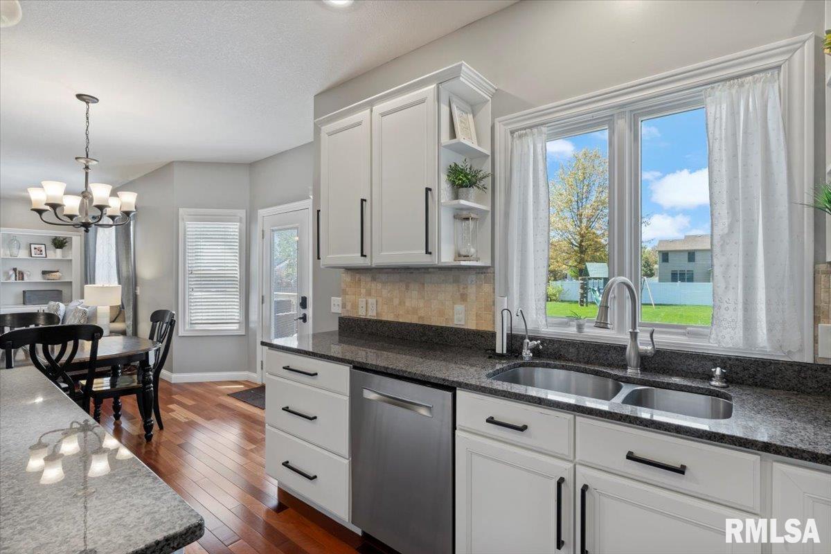 5472 Judge Road, Bettendorf, Iowa image 17