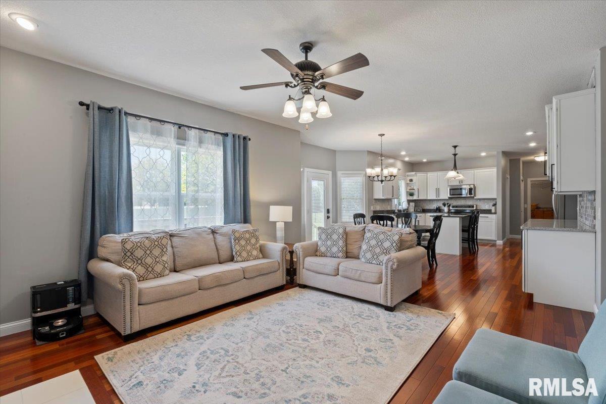5472 Judge Road, Bettendorf, Iowa image 25