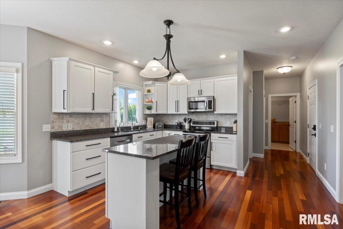 5472 Judge Road, Bettendorf, Iowa image 14