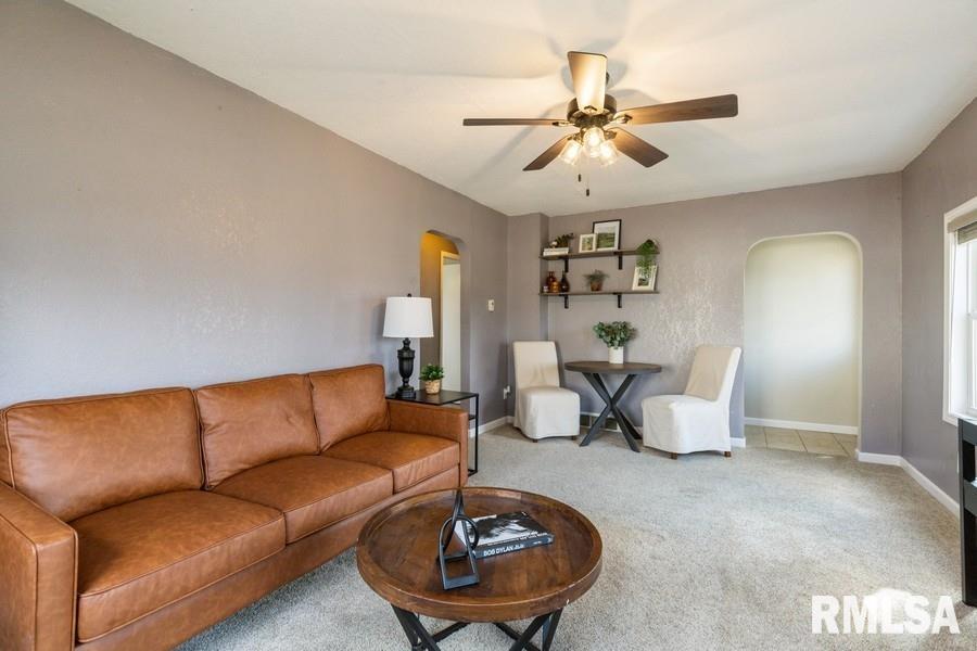 4340 8th Street, East Moline, Illinois image 3