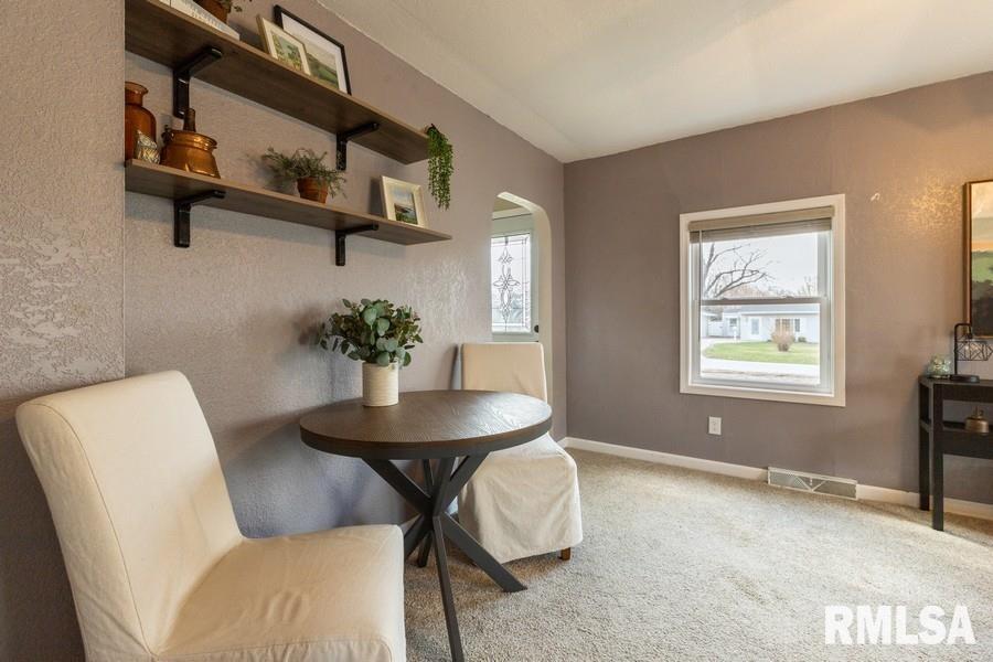 4340 8th Street, East Moline, Illinois image 4
