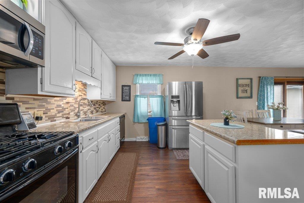 648 Green Park Avenue, Colona, Illinois image 11
