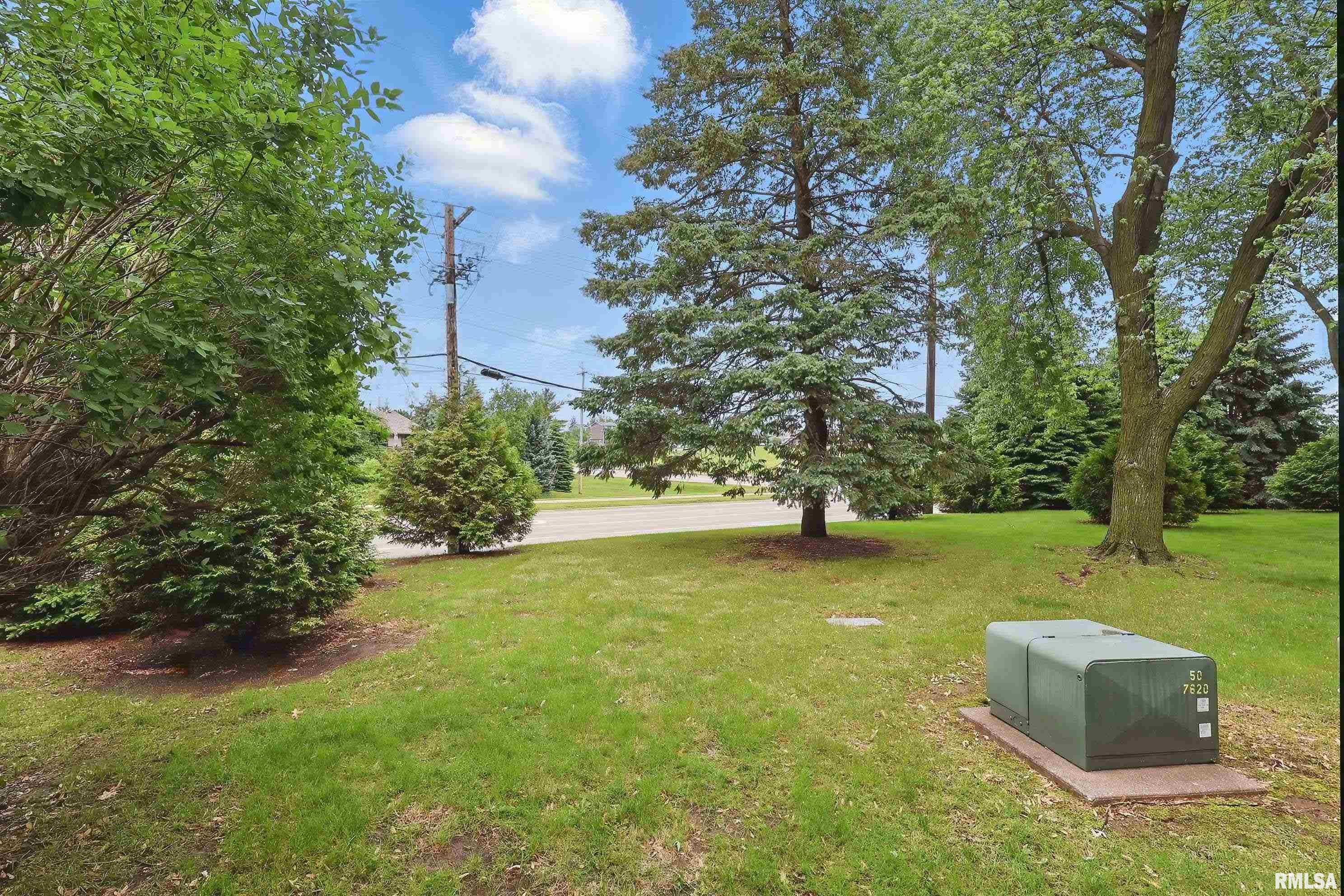3765 Cedarwood Court, Bettendorf, Iowa image 37