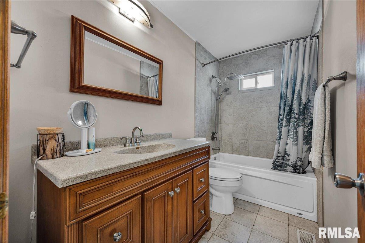 1504 Kern Road, Washington, Illinois image 13