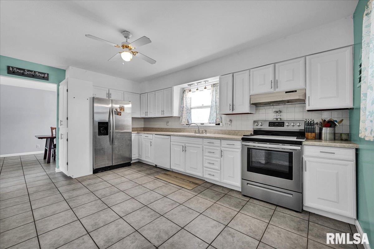 1504 Kern Road, Washington, Illinois image 3
