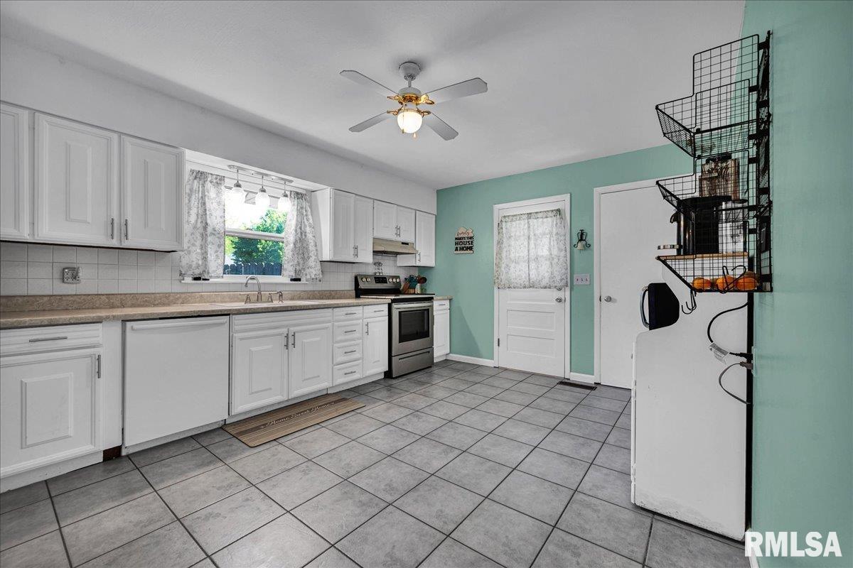 1504 Kern Road, Washington, Illinois image 4