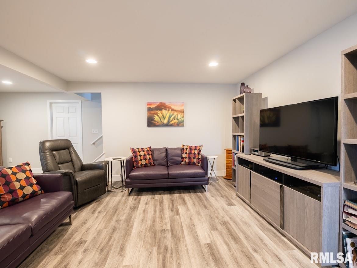 6910 N Brookstone Drive, Peoria, Illinois image 36