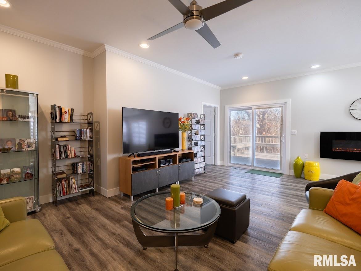 6910 N Brookstone Drive, Peoria, Illinois image 3