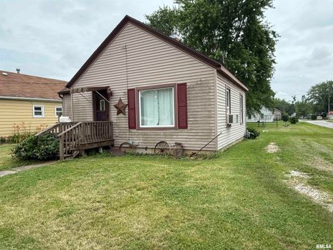 Homes For Sale - 441 W Avenue E<br/> Lewistown, IL 61542