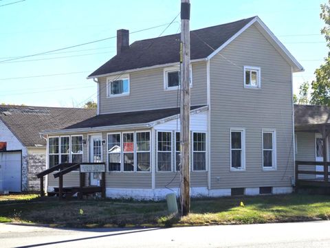 Homes For Sale - 705 S Main Street<br/> Lewistown, IL 61542
