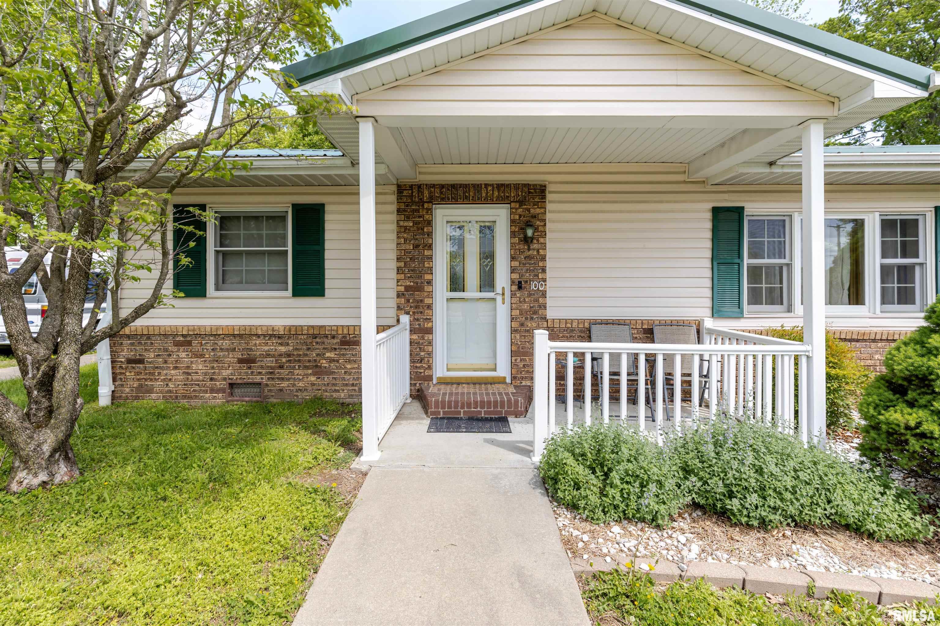 100 E Rea Street, Valier, Illinois image 3