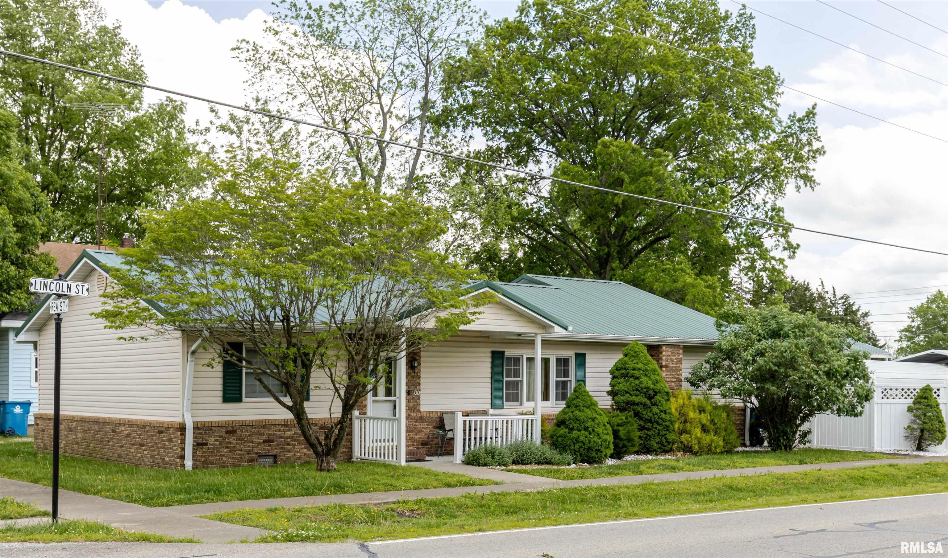 100 E Rea Street, Valier, Illinois image 2