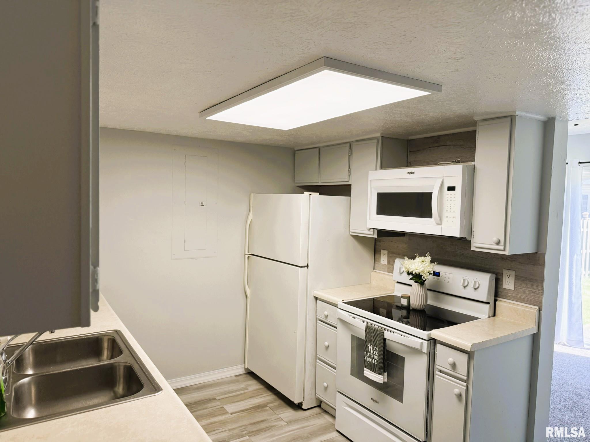124 Genoa Drive, Springfield, Illinois image 3