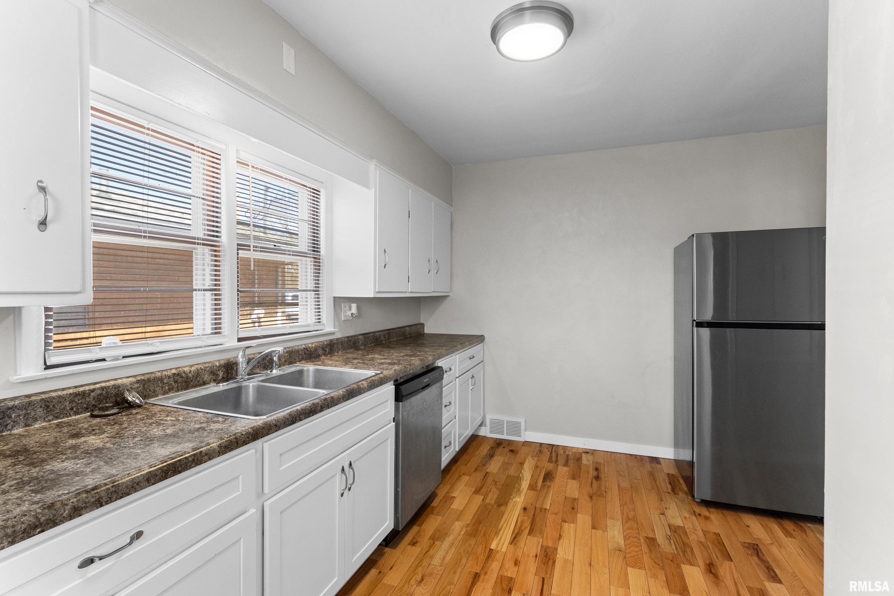 2402 Court Street, Pekin, Illinois image 17