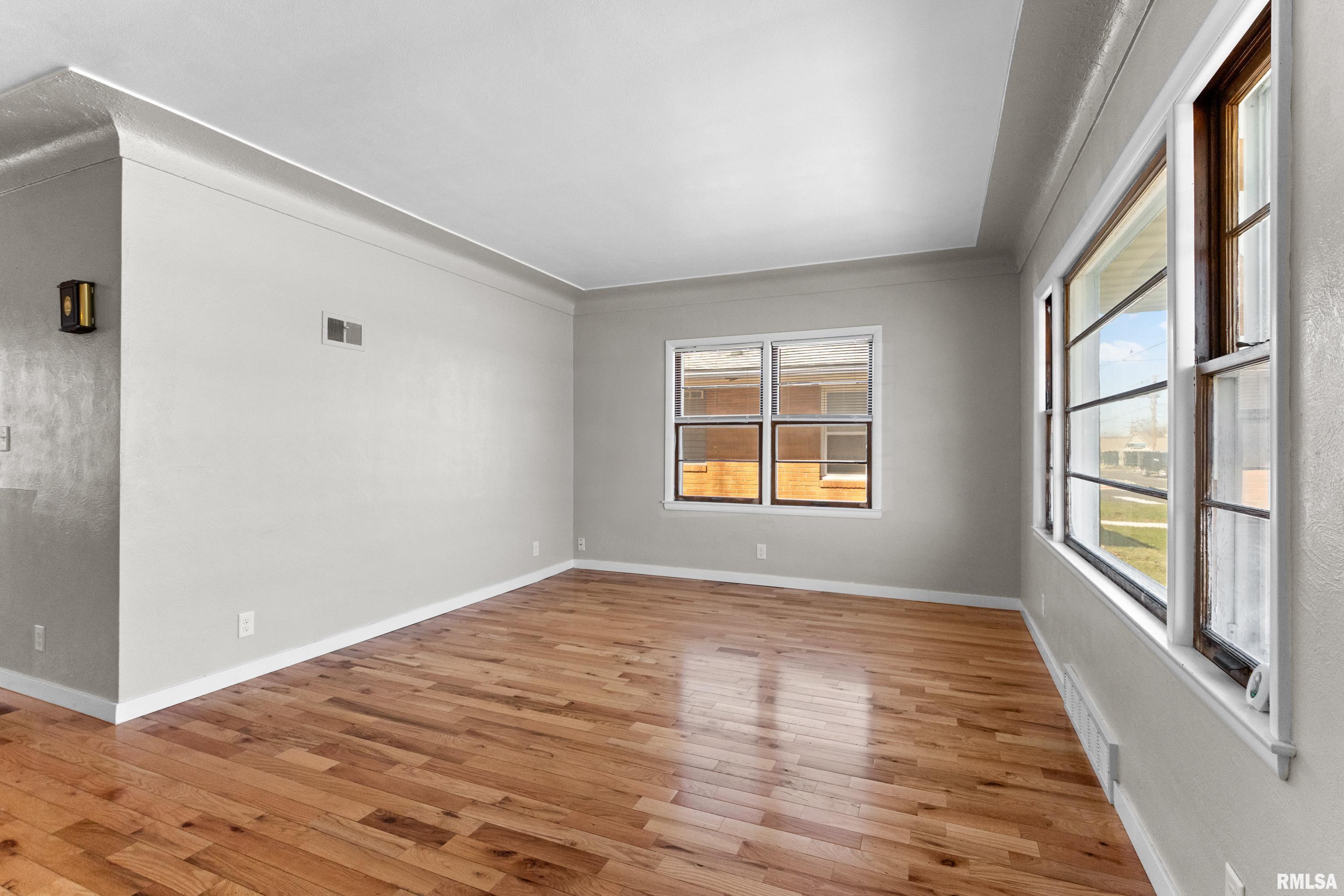2402 Court Street, Pekin, Illinois image 7