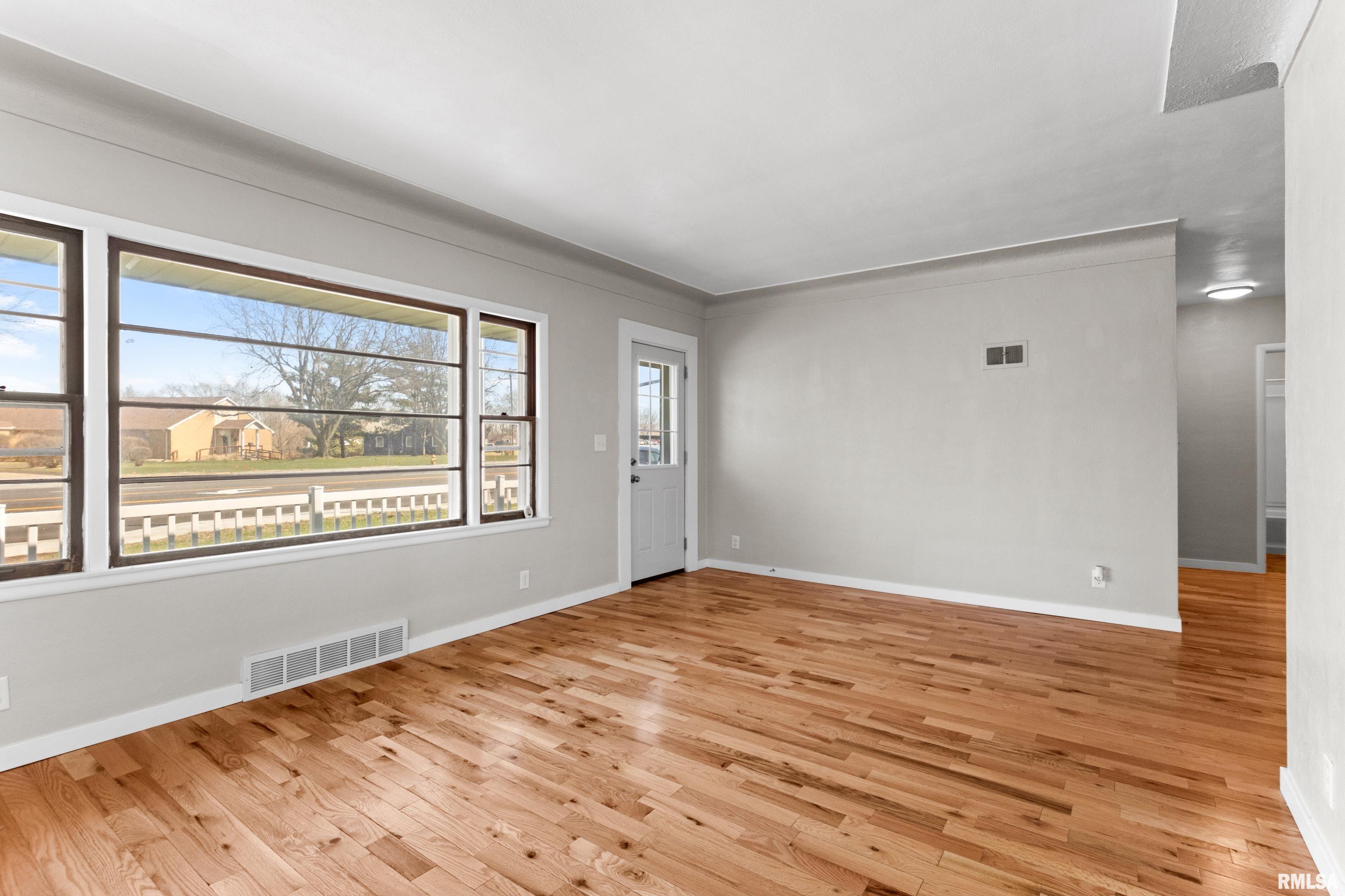 2402 Court Street, Pekin, Illinois image 9