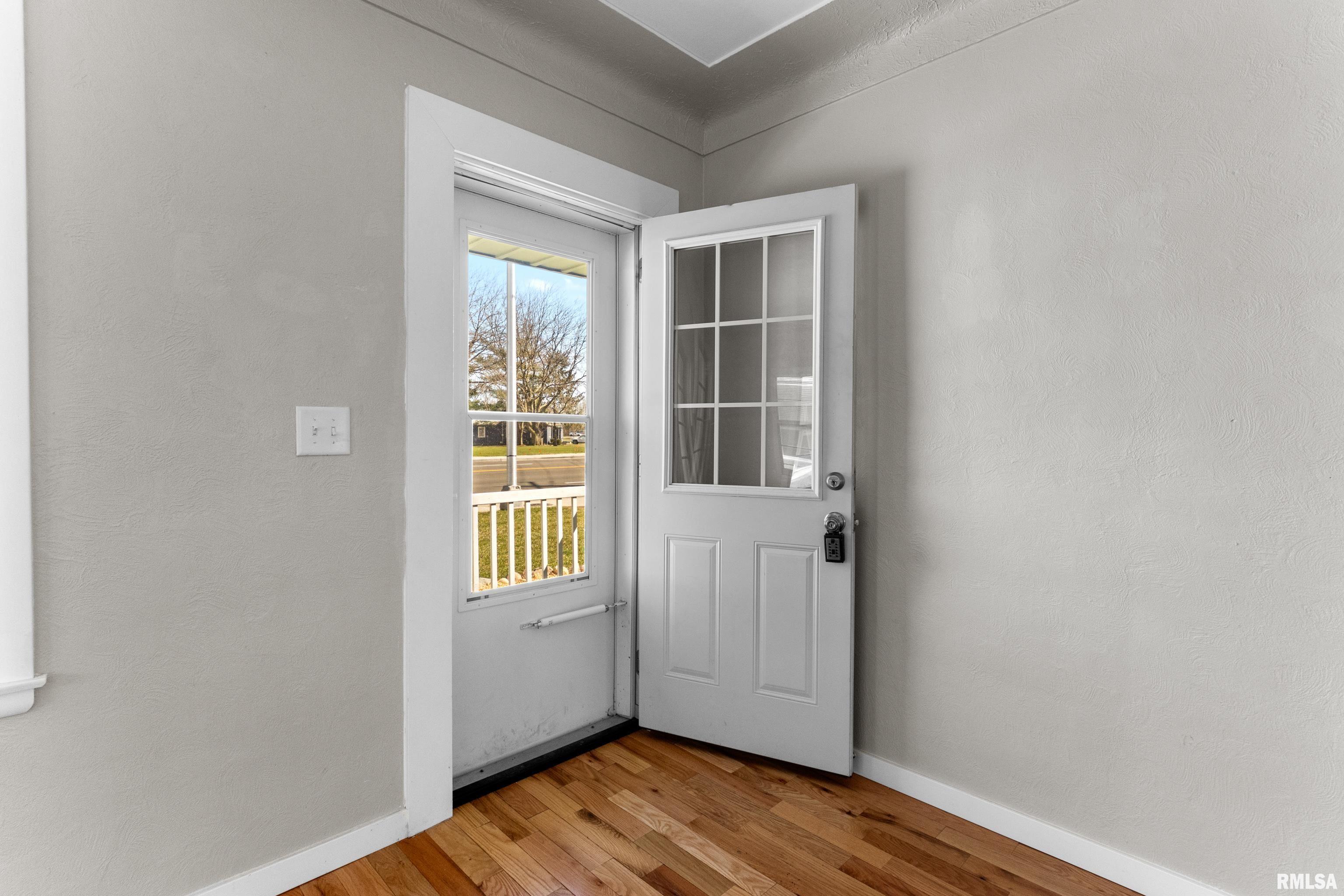 2402 Court Street, Pekin, Illinois image 6