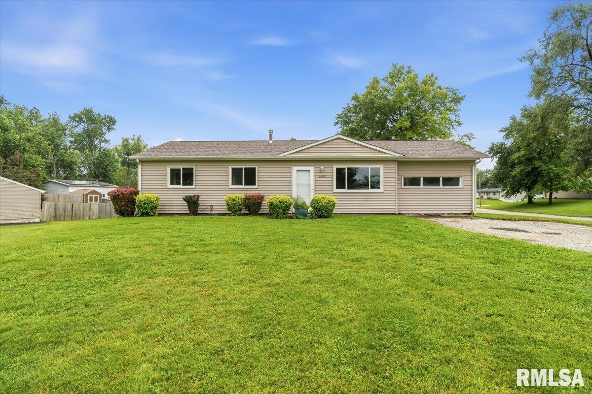 Photo 1 of 30 — 1600 E WALNUT Street, Chatham, IL 62629