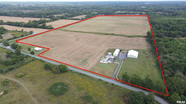 10491 CHAMPAIGN RD, JOHNSTON CITY, IL 62951 - Image 70c7dfdc6bf7eed331872e520577eabd/452816882