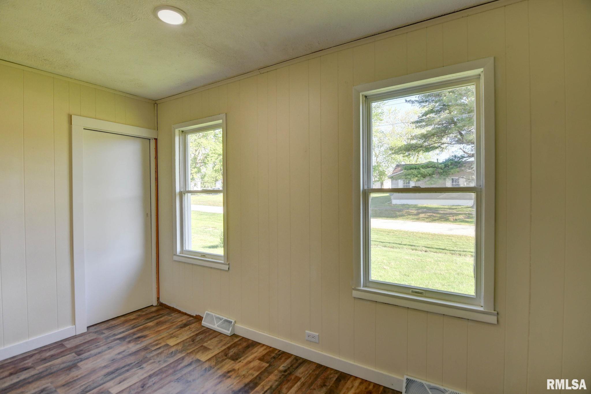 611 Mason Street, Tovey, Illinois image 9
