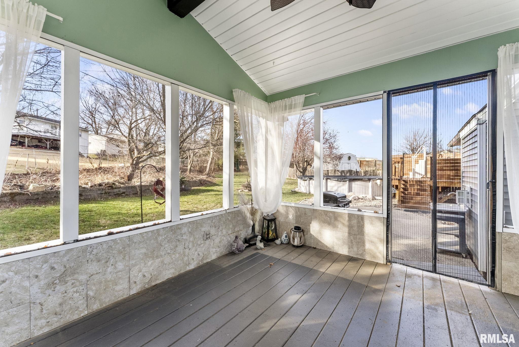 4928 Main Court, Davenport, Iowa image 17