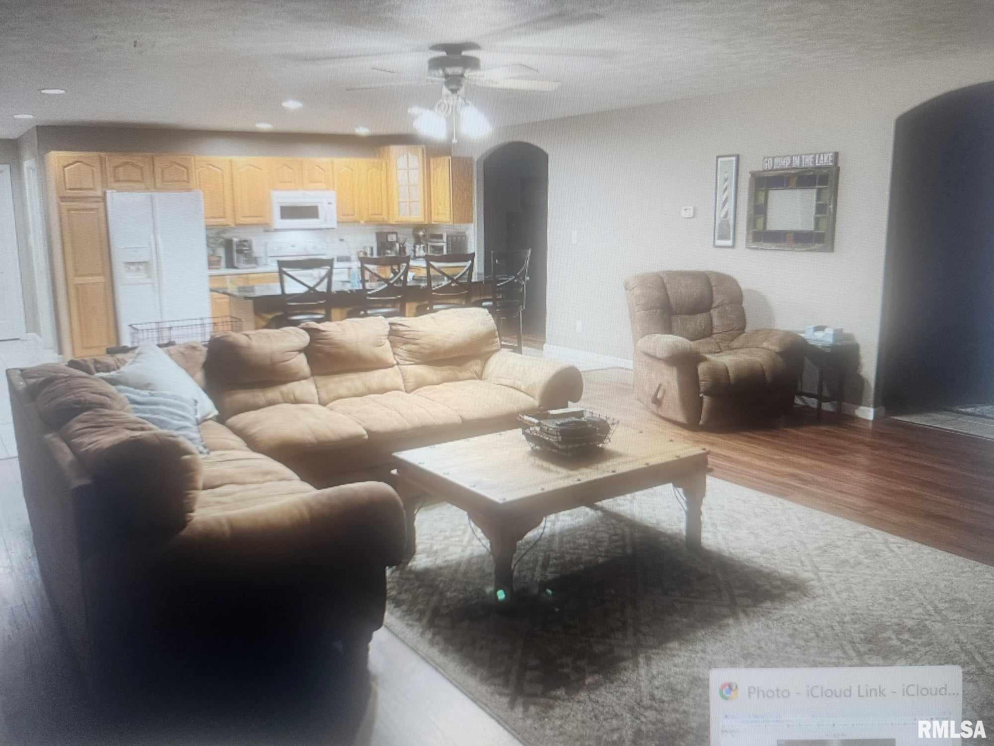 11742 Strawberry Road, Carbondale, Illinois image 11