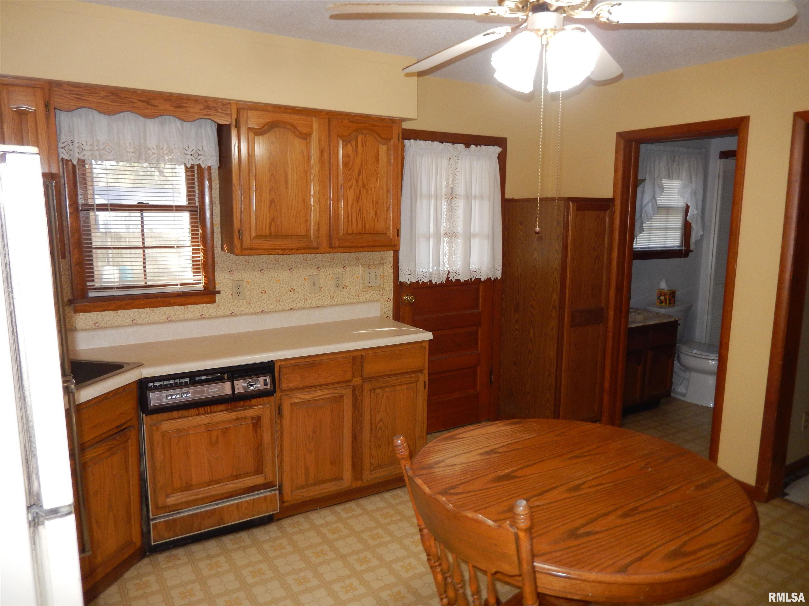 201 W Market Street, Colchester, Illinois image 15