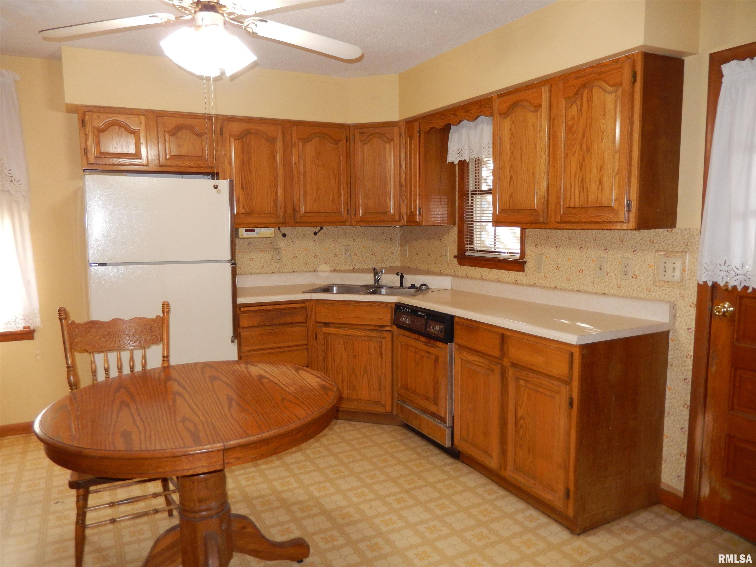201 W Market Street, Colchester, Illinois image 14