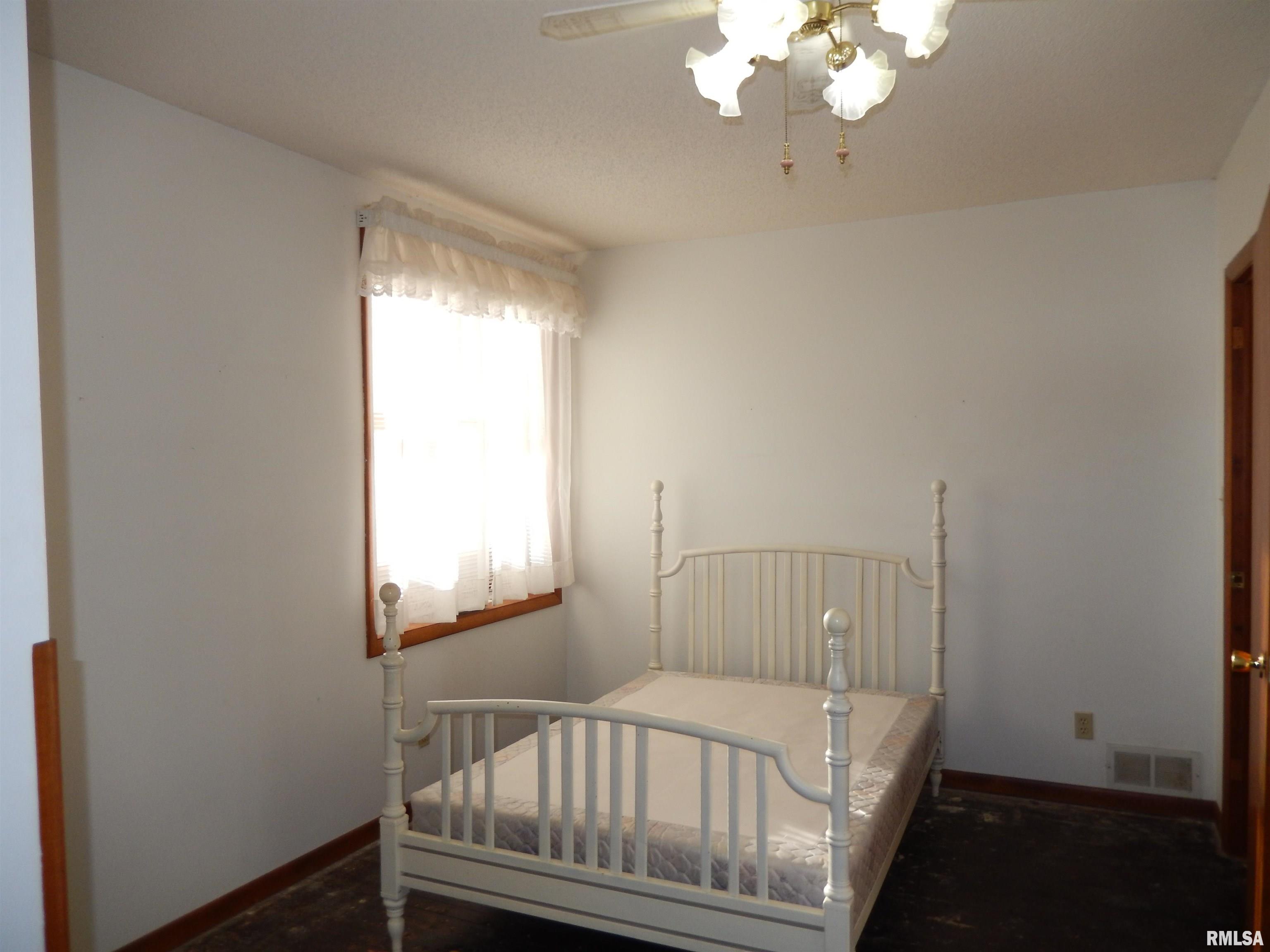 201 W Market Street, Colchester, Illinois image 23