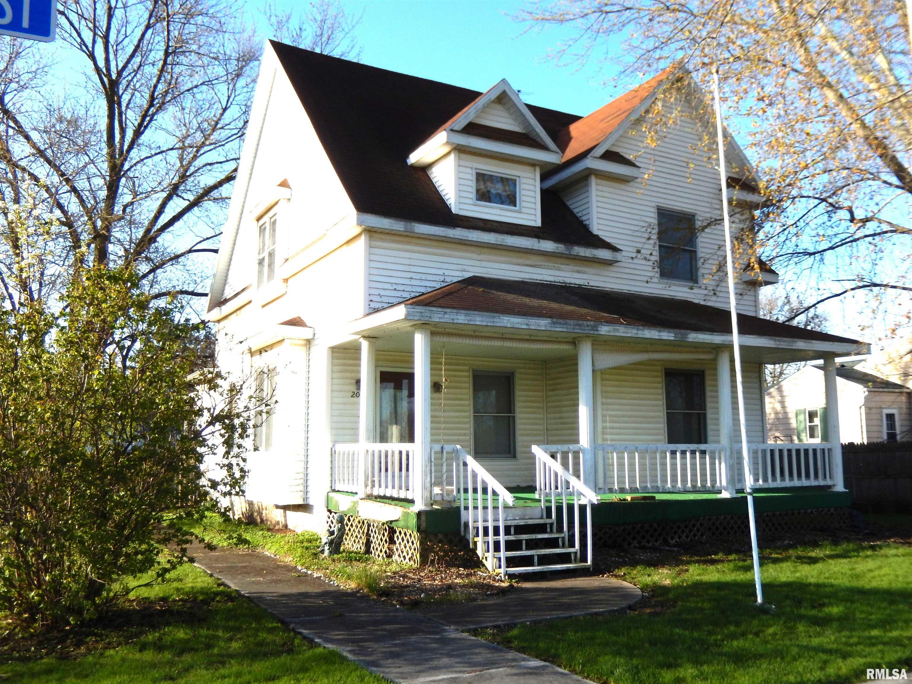 201 W Market Street, Colchester, Illinois image 2